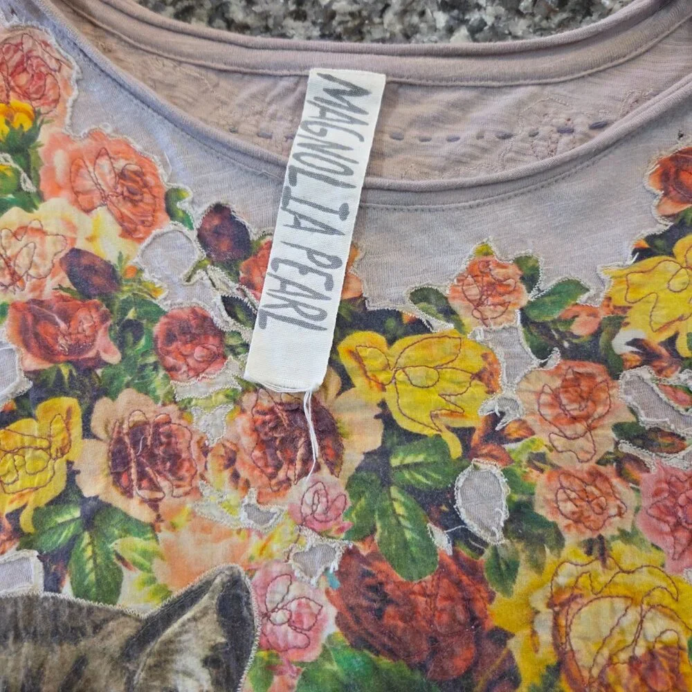 Magnolia Pearl Pink Heavily Appliqued T-shirt Blouse Cat - Picture 7 of 9